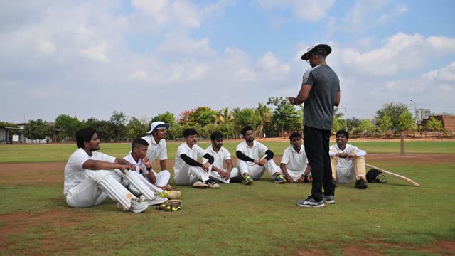 <a href="https://alsaadsportsacademy.com/kids-cricket-academy/">Kids Academy</a>